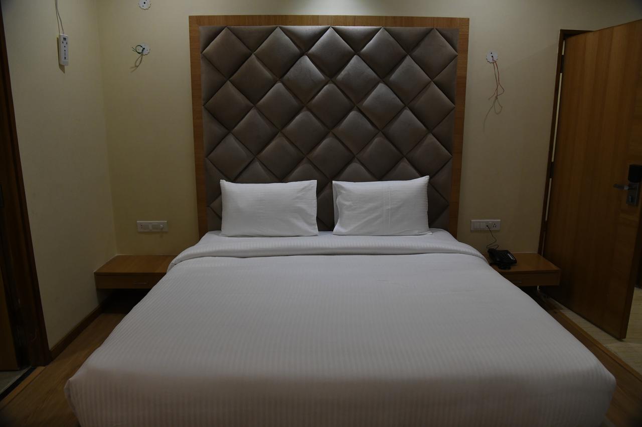 Hotel Avalon Inn 阿姆比卡普尔 外观 照片