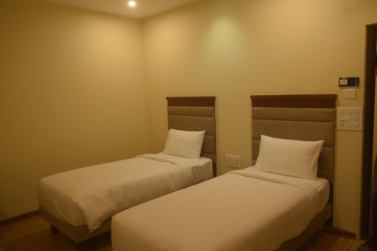 Hotel Avalon Inn 阿姆比卡普尔 外观 照片